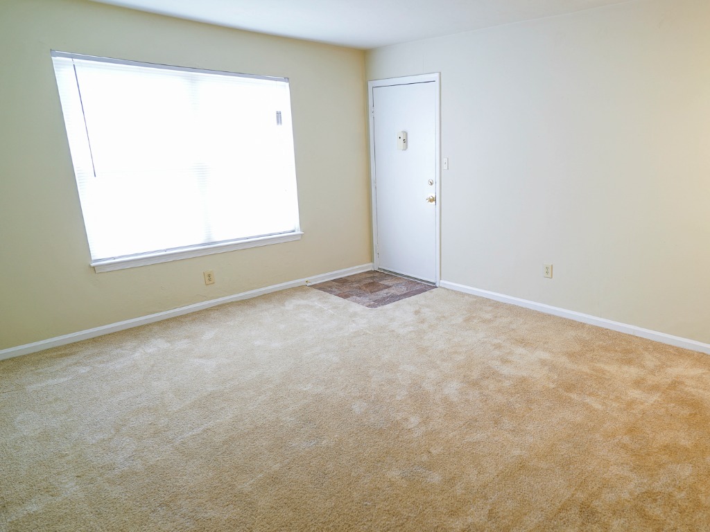 Photos of Wythe Creek Apartments in Poquoson, VA